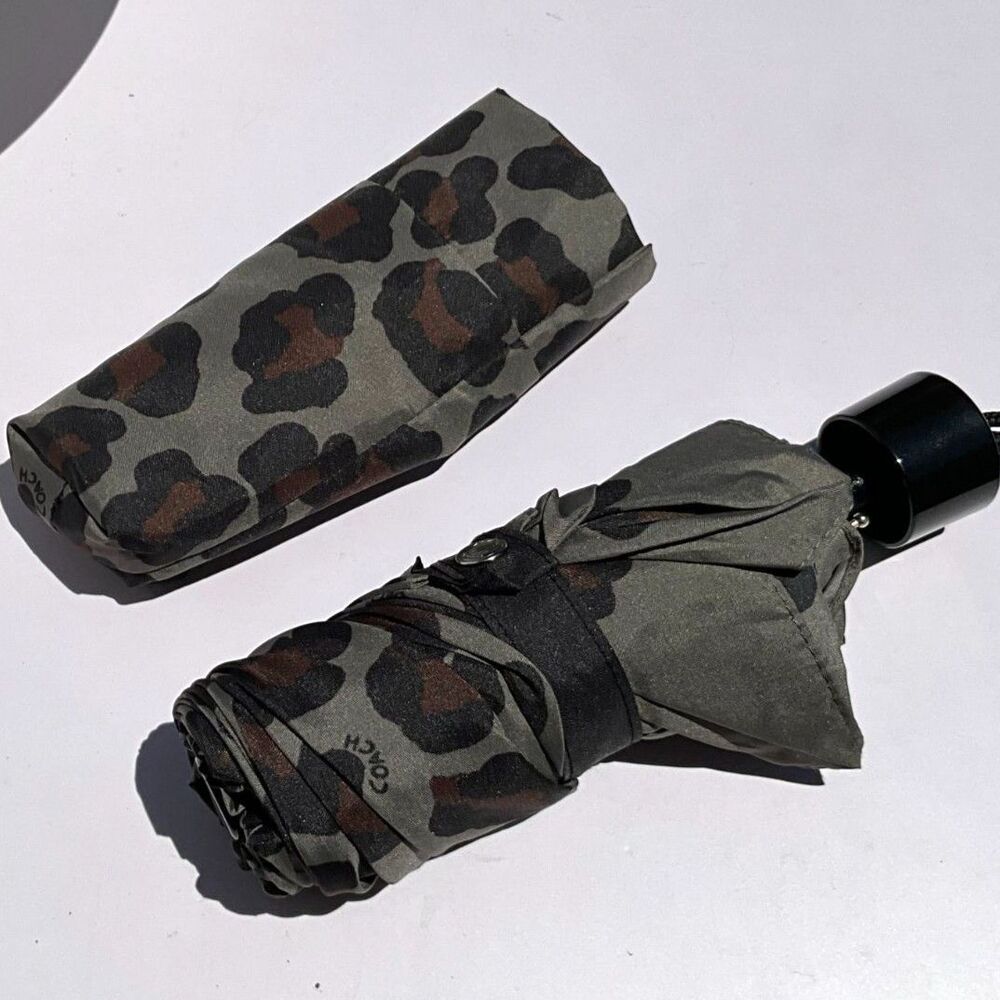Coach Ocelot Print Compact Folding Umbrella Auto Open w/ Matching Sleeve NWT